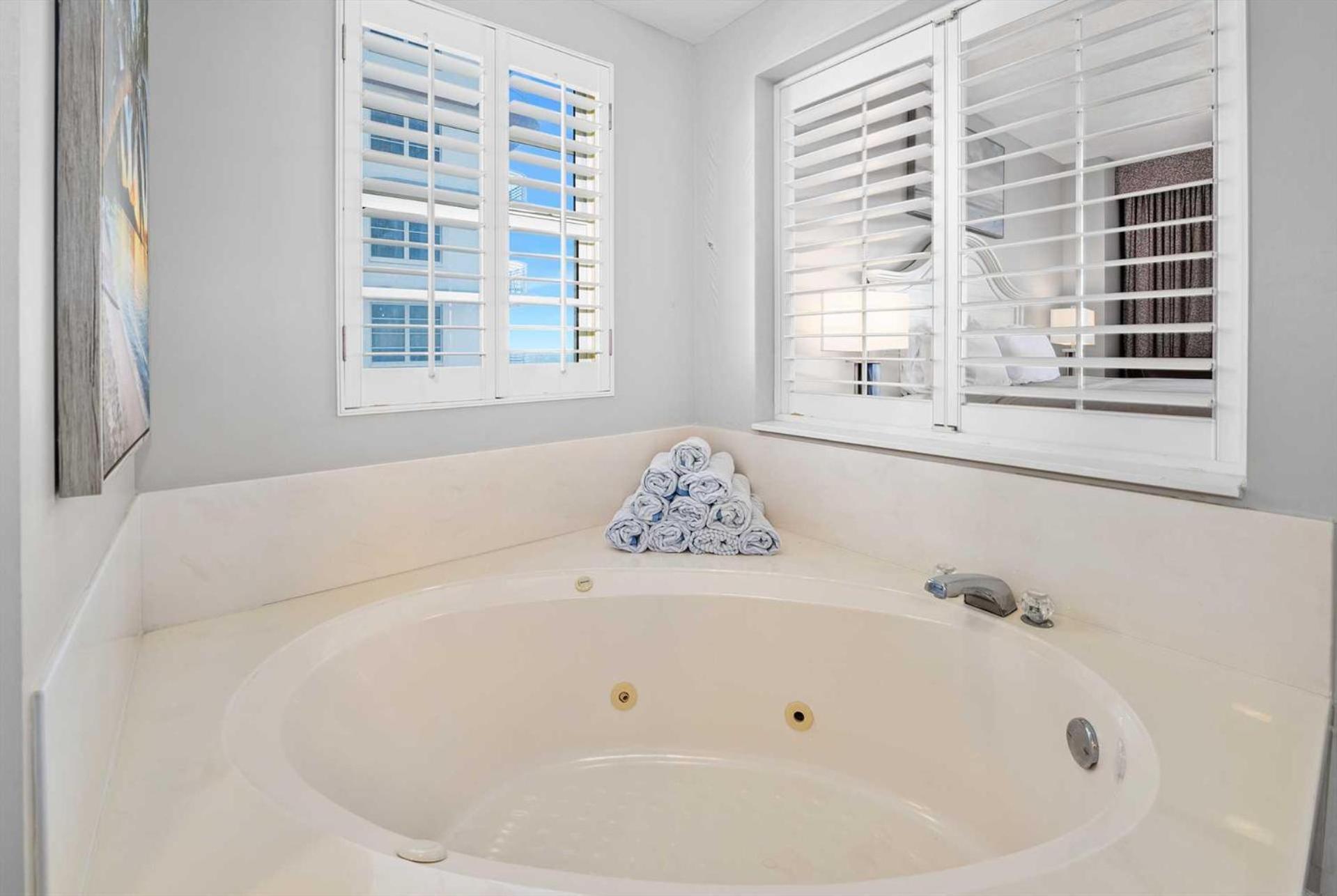 Luxury 8th Floor 2 Bedroom Direct Oceanfront Wyndham Ocean Walk Daytona | 801 Daytona Beach